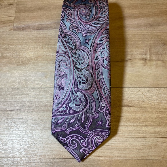 Geoffrey Beene Paisley Tie - Picture 1 of 2